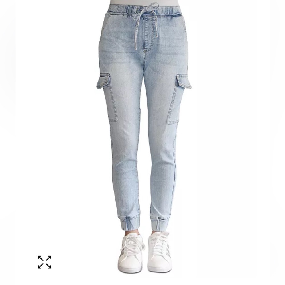 Almost famous cargo jogger jeans size M